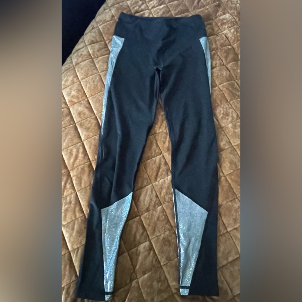 Victoria’s Secret black and metallic silver leggings pre-owned